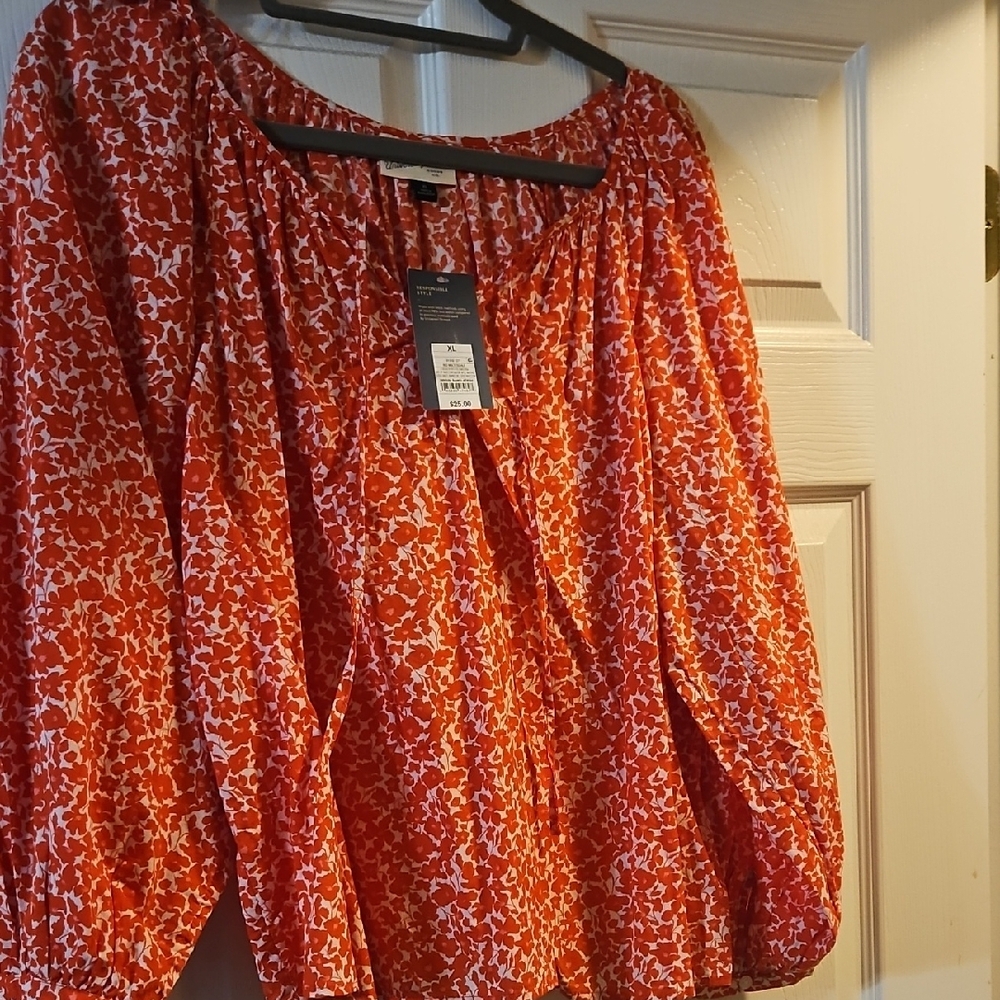 Women's Red Floral Top